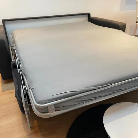 Modernes Basement-studio Mit Kingsize-wasserbett Und Walk-in Dusche Mit Guter Anbindung In Innenstadt Apartment Kassel
